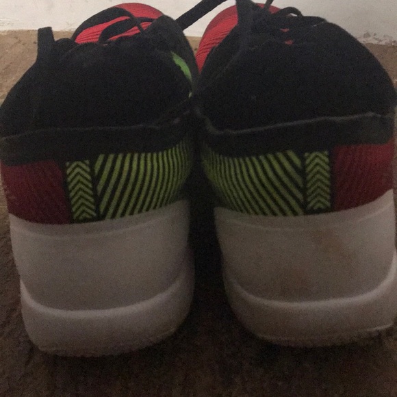 Nike flynit shoes/men’s 11.5 - Picture 2 of 4